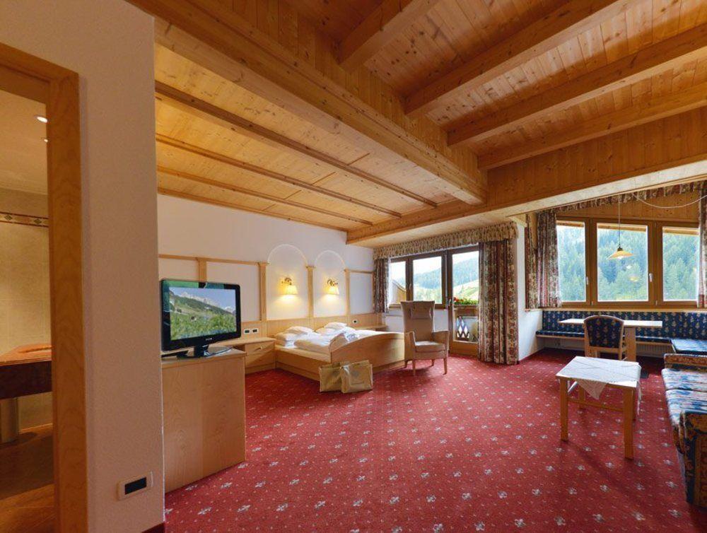 Hotel Diamant سان كاسيانو المظهر الخارجي الصورة